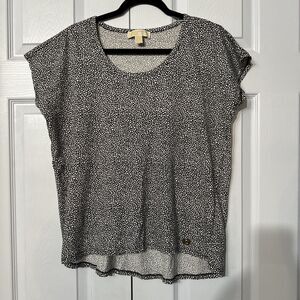 Michael Kors Women L Black and White Marble Print Hi-lo Top‎ With MK Medallion